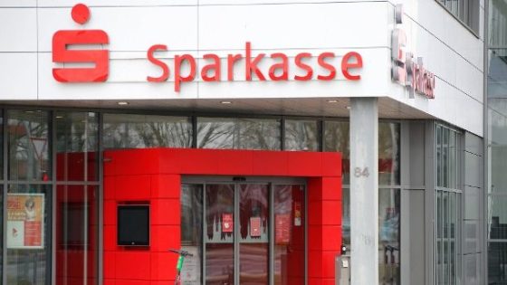 ألمانيا.. بنك Sparkasse يجري تغييراً بسبب كورونا.. ما هو؟