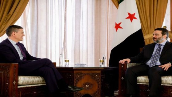 دمشق: مباحثات سورية مع لجنة الإنقاذ الدولية لتعزيز التعاون الإنساني والصحي وعودة اللاجئين