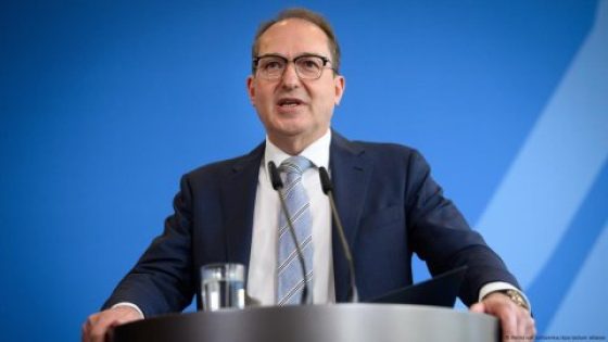 وزير الداخلية الألماني يرفض إعادة تفعيل برنامج برلين لاستقبال اللاجئين من سوريا والعراق وأفغانستان