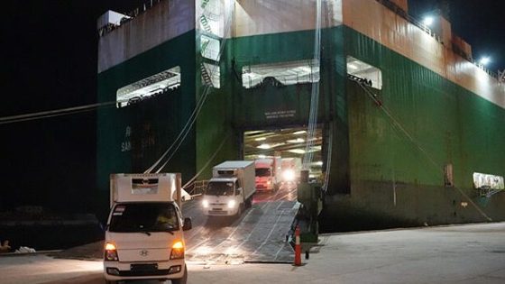 وصول ناقلة تحمل 720 سيارة سياحية كورية إلى مرفأ طرطوس