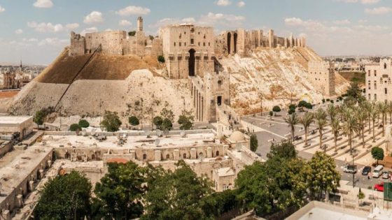 “لعيونك يا حلب” تواصل أعمالها: فتح عشرات الشوارع وإزالة آلاف الأمتار من الأنقاض