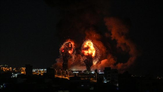 إسرائيل تقصف مواقع عسكرية في حمص واللاذقية (فيديو)